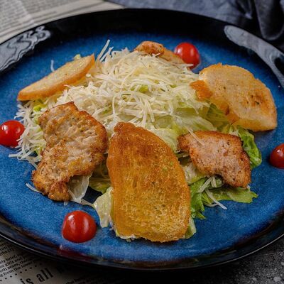 Цезарь с курицей в Buta по цене 490 ₽