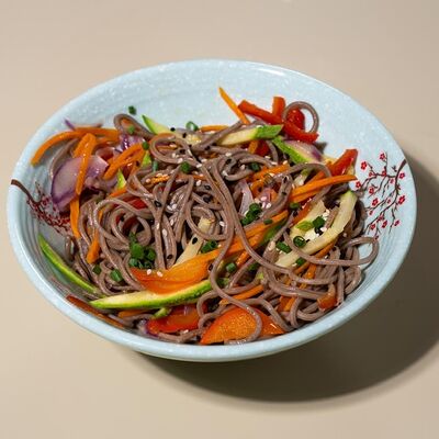 Соба с куриным филе в Domo по цене 550 ₽