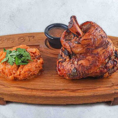 Свиная рулька в Beer House по цене 2350 ₽