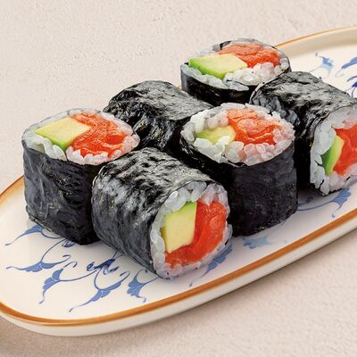 Ролл с лососем и авокадо в Урюк по цене 650 ₽