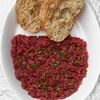 Тартар из говядины с трюфельным маслом и чиабаттой в Великий Goodwine по цене 690