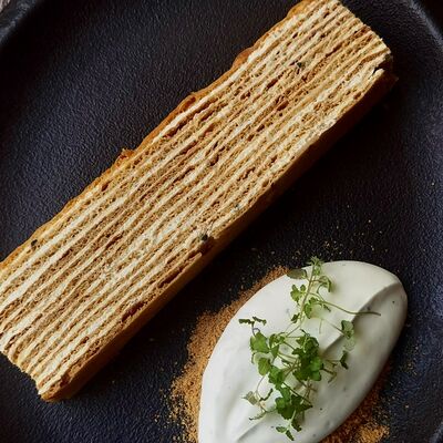 Медовый торт с трюфелем в Хюгге Сырный ресторан по цене 490 ₽