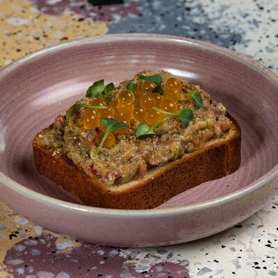 Тартар из пряных томатов на бриоши в Pink milk x Lift по цене 690 ₽