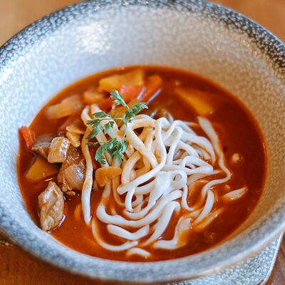 Лагман с бараниной, домашней чузма-лапшой в Дюшес по цене 680