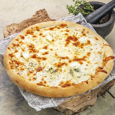 Пицца Четыре сыра 30 см в 7 небо по цене 760 ₽