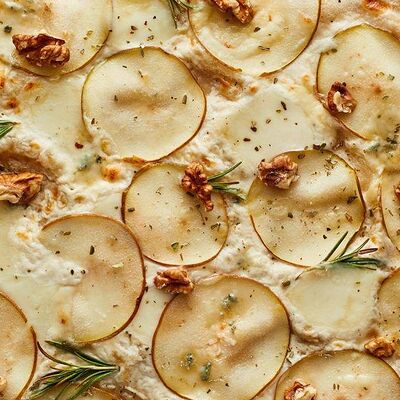 С грушей и горгонзолой в Camorra Isola Grande по цене 850 ₽