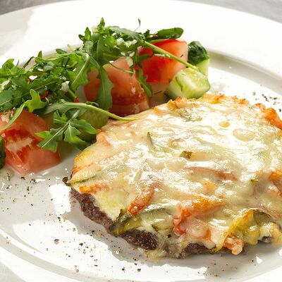 Отбивная из говядины с овощами в Дача по цене 1080 ₽