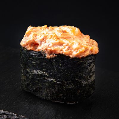 Гункан с лососем в Твой выбор по цене 175 ₽