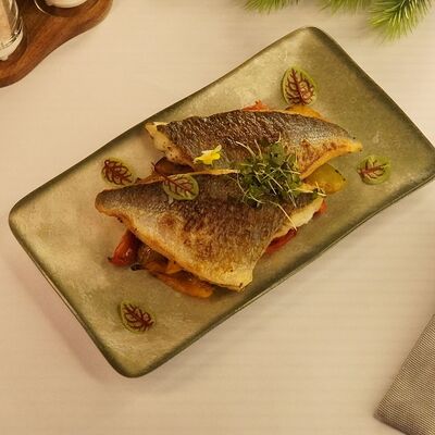 Дорадо с овощами гриль в Игристо по цене 1450 ₽