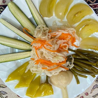 Ассорти домашних солений в Мацони по цене 400 ₽