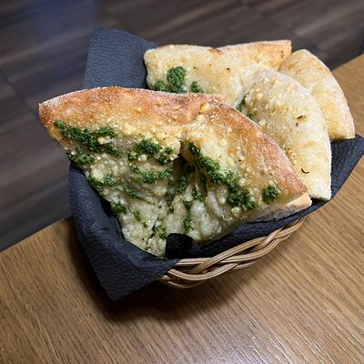 Фокачча с травами в La vino по цене 320 ₽