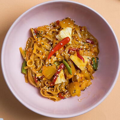 Вок Рэд Хот Чили Чикен в Лапшичная Изи по цене 177 ₽