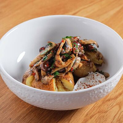 Картофель, грибы, оливки и крем - фета в 321 Club by Novikov по цене 340