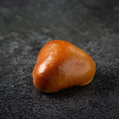 Домашний пирожок с яйцом и луком в Fish Point по цене 170 ₽