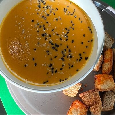 Чечевичный суп в Сельдерей по цене 350 ₽