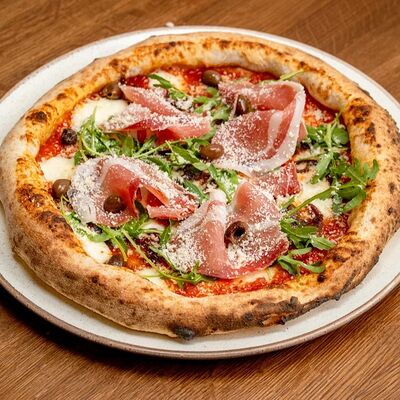 Пицца с пармой и рукколой в Il Pizzaiolo по цене 980 ₽