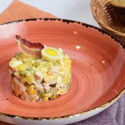 Салат Столичный в Самое популярное кафе по цене 270