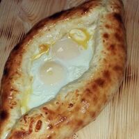 Хачапури по-аджарски в А тут пекут