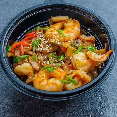 Удон с креветками в Rolls Bar по цене 494 ₽