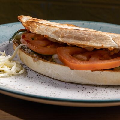 Пицца с курицей, сыром и летним салатом в Сальмаидрис по цене 400 ₽