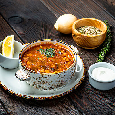 Солянка мясная сборная в Строгинская гавань по цене 720 ₽