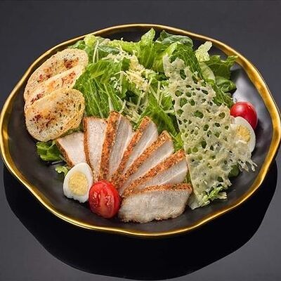 Цезарь с курицей в Bluefin по цене 1500 ₽