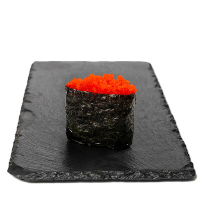 Гункан с икрой масаго в Green Sushi по цене 100 ₽