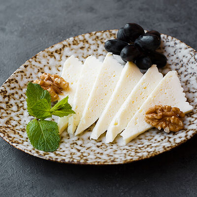 Сыр Имеретинский в Дюшес по цене 200