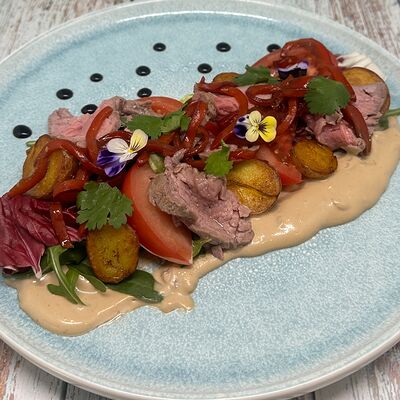 Салат с ростбифом и перцем конфи в Сова по цене 765 ₽