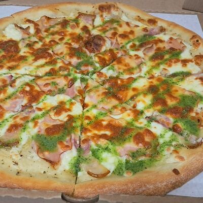 Пицца Карбонара с соусом пестов Pizza Torino по цене 749 ₽