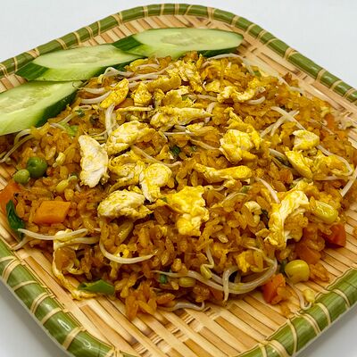 Жареный рис с курицей в Viet House по цене 700 ₽