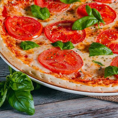 Пицца Маргарита в Досытаевский по цене 430 ₽