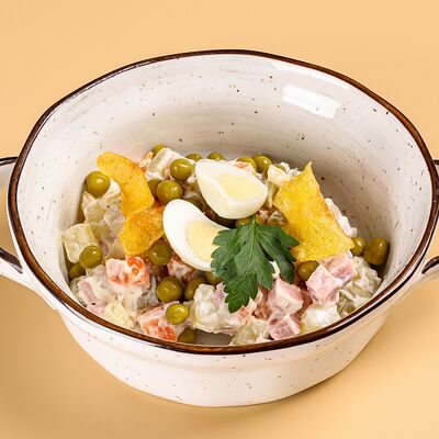 Салат Оливьешка в Семейный ресторан Mr Grek по цене 400 ₽