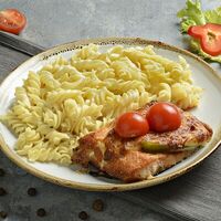 Запеченная горбуша с гарниром в Пекарня донер бистро