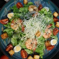 Салат Цезарь с креветками в My Food