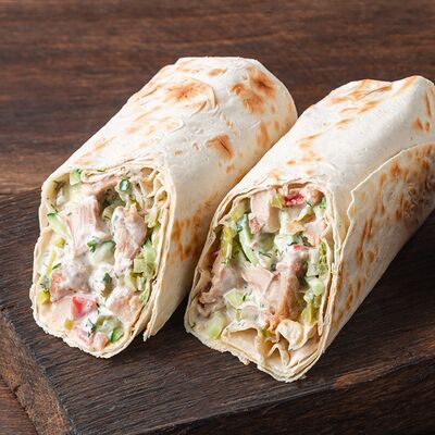 Шаурма с курицей и сыром в Пиццерия Papa Pizza по цене 300 ₽