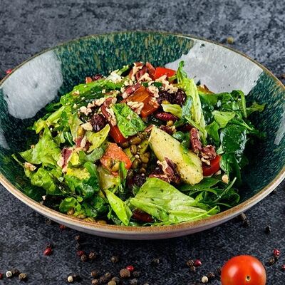 Салат с грушей, машем и клюквой в Mesto Sushi & Grill по цене 520