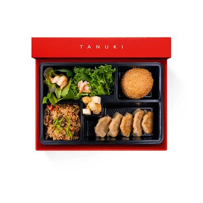 Ланч с гедзами и тяханом в Тануки по цене 495