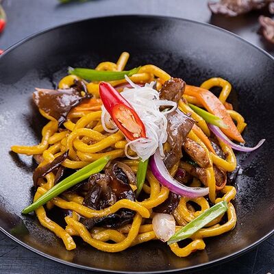 Удон порк с грибами Муэр в кисло-сладком соусе в SushiDays по цене 285 ₽