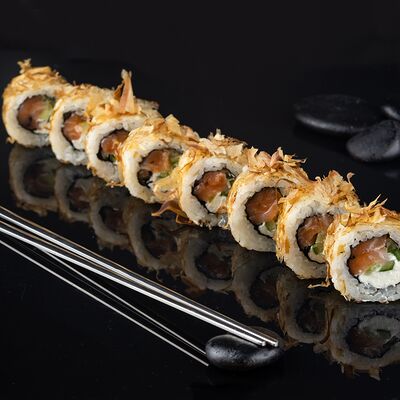 Бонито с лососем в Татаки по цене 429 ₽