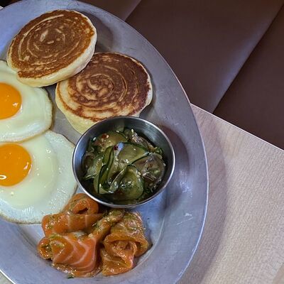 Панкейки с лососем в Smazhenka bistro по цене 30 р.