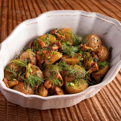 Жареный картофель с сезонными грибами в Горыныч по цене 830 ₽