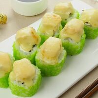 Курица под прикрытием ролл в Kushi-Sushi