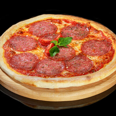 Пицца Салями малая в Lucky Pizza по цене 329 ₽