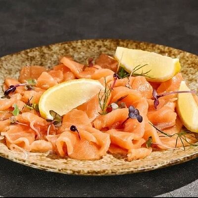 Слабосоленый лосось в Гастробар DOM по цене 590