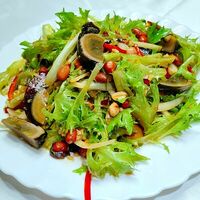 Салат с маринованными яйцами и арахисом в Дружба