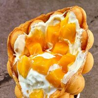 Баблс-вафля с манго и сливочным кремом в In Joy