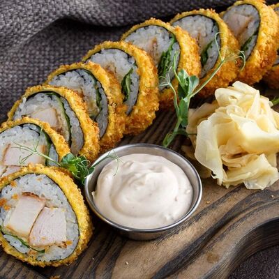 Ролл Цезарь с курицей в Mir love по цене 678 ₽