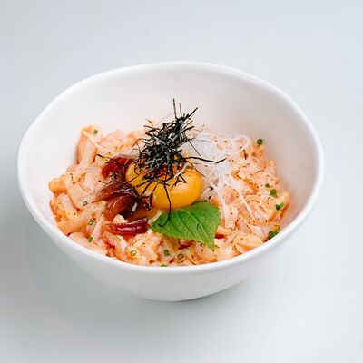 Чираши с опаленным лососем в Under the sea по цене 790 ₽