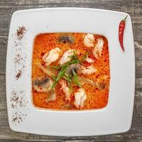 Суп Том ям с курицей в Рисоварня